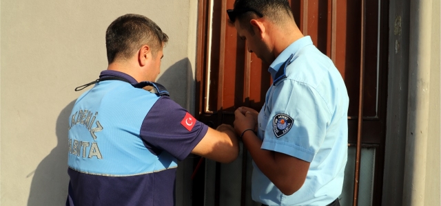 Akdeniz Belediyesi Zabıtası Ruhsatsız Kliniği Mühürledi!