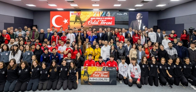 BAŞKAN SEÇER, ‘BAŞARILI SPORCULAR VE ANTRENÖRLER ÖDÜL TÖRENİ’NDE...