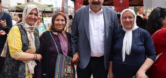 BAŞKAN YILDIZ’DAN EMEKÇİ KADINLAR GÜNÜNÜ KUTLAMASI...