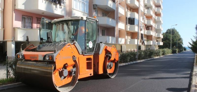 Büyükşehir Yol Asfalt Çalışmalarını Sürdürüyor