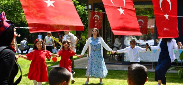DUDU İREM TOROS, ÖĞRENCİLERİ VALİLİK KONUTU’NDA AĞIRLADI...