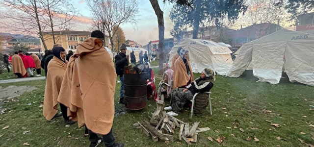 Düzce'de Halk AFAD Çadırlarında