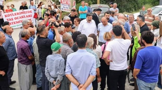 HAMZABEYLİ MAHALLESİNDEKİ TAŞ OCAĞI EYLEMİNE BAŞKAN YILDIZ’DAN DESTEK...