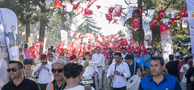 İLK KEZ DÜZENLENEN ‘ÇAMLIYAYLA DOĞA FESTİVALİ’DE RENKLİ GÖRÜNTÜLER...