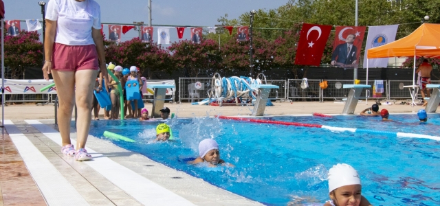 MERSİN BÜYÜKŞEHİR BELEDİYESİ’NİN YÜZME KURSLARI BAŞLADI...