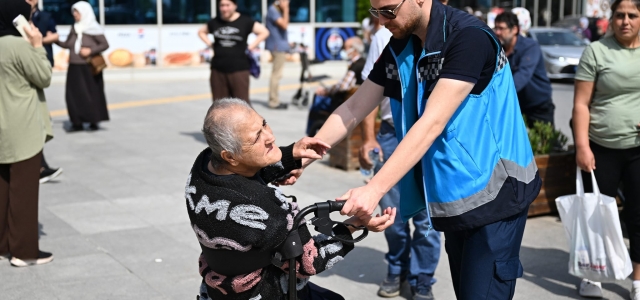 MERSİN BÜYÜKŞEHİR, ONKOLOJİ HASTALARINA KONFORLU VE GÜVENLİ ULAŞIM HİZMETİ SUNUYOR...