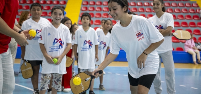 MERSİN BÜYÜKŞEHİR, SPORBÜS’LE 8 BİNE YAKIN ÇOCUĞA ULAŞTI...