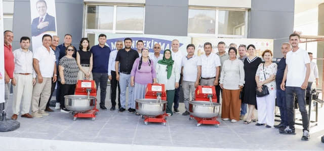   MERSİN BÜYÜKŞEHİR’DEN ARI YETİŞTİRİCİSİNE EKİPMAN DESTEĞİ...