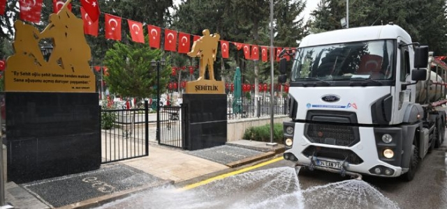 MERSİN BÜYÜKŞEHİR’DEN MEZARLIK VE İBADETHANE TEMİZLİĞİ...