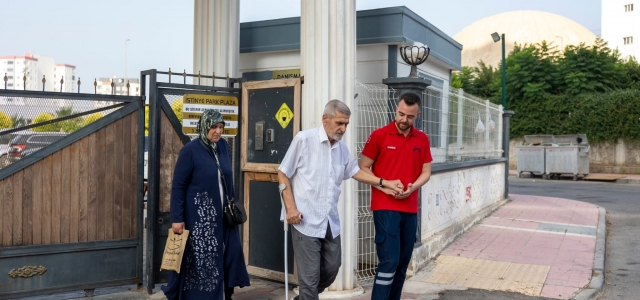   MERSİN BÜYÜKŞEHİR’DEN ONKOLOJİ HASTALARINA ÜCRETSİZ SERVİS HİZMETİ...
