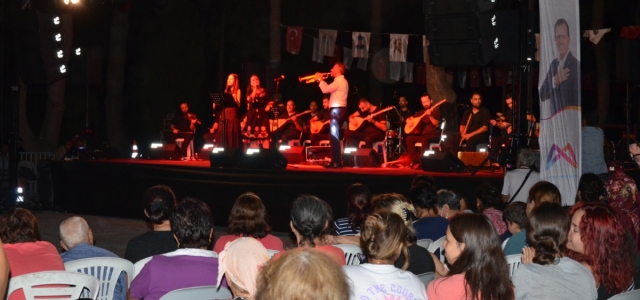 Mersin Büyükşehir’den Tarsus Çamalan’da Halaylı, Türkülü Konser