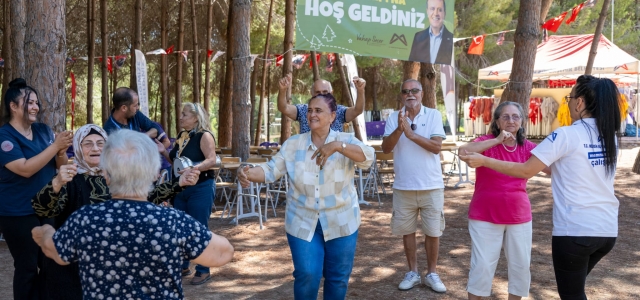 MERSİN BÜYÜKŞEHİR’DEN TARSUS GENÇLİK KAMPI’NDA DÜNYA ALZHEIMER GÜNÜ ETKİNLİĞİ...
