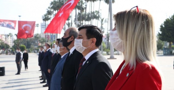 Mersin&#39;de Maskeli Tören
