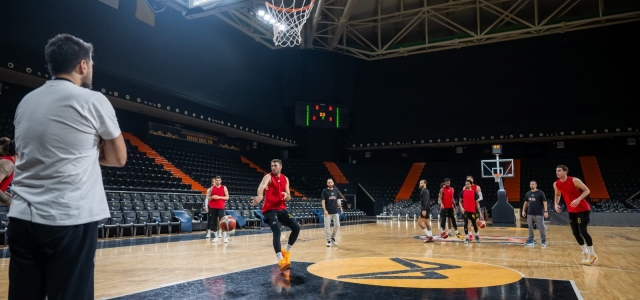 MERSİNSPOR 2. YARIYA GALİBİYETLE BAŞLAMAK İSTİYOR...