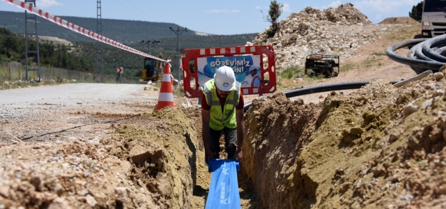 MESKİ, KELCEKÖY MAHALLESİ’NDE İÇME SUYU HATTI YENİLEME ÇALIŞMALARINA DEVAM EDİYOR...