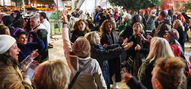 MEZİTLİ’DE SEVGİLİLER GÜNÜ COŞKULU GEÇTİ...