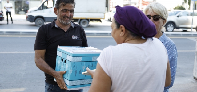 MEZİTLİ’DE YARDIMLAR KAPI KAPI DAĞITILDI...
