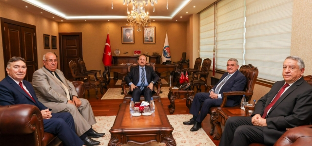 Özdemir'den Vali Pehlivan'a ziyaret... 