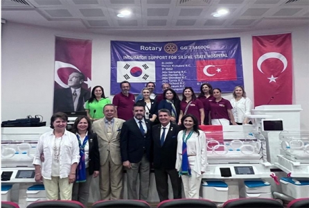 Rotaryden Silifke devlet hastanesine kuvöz yardımı