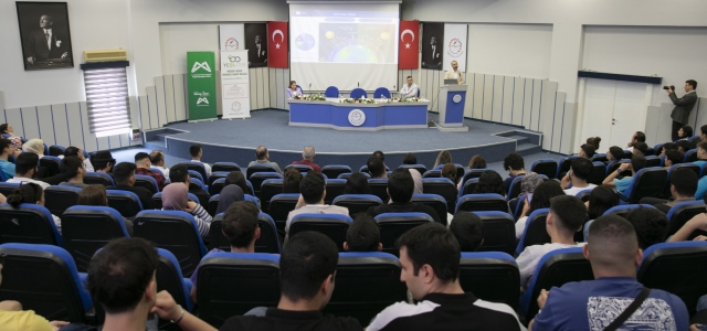 SEKTÖR TEMSİLCİLERİ VE ÖĞRENCİLER ‘GELECEĞİN ANAHTARI: YEŞİL DÖNÜŞÜMLE YÜKSELEN YEŞİL İŞLER’ PANELİNDE...