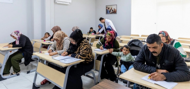 TARSUS MERCEK OKUMA-YAZMA KURSU BÜYÜK İLGİ GÖRÜYOR...