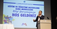 Gençler üç boyutlu uzay yolculuğuna...