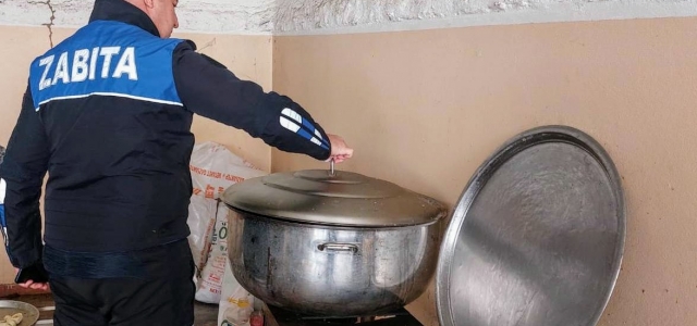 TOROSLAR BELEDİYESİ’DEN MERDİVEN ALTI TATLI İMALATINA SON...