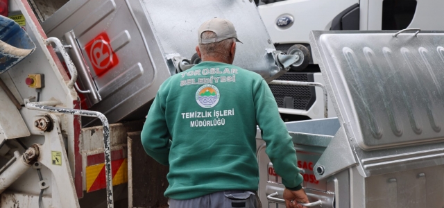TOROSLAR’DA ÇÖP KONTEYNERLERİ YENİLENİYOR...