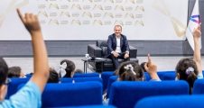  BAŞKAN SEÇER ÇOCUKLARLA