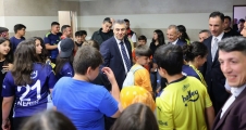 TOROS’LAR MERSİN STADYUMU’NDA ÇOCUKLARLA...
