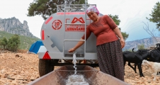   MERSİN BÜYÜKŞEHİR’DEN KONARGÖÇER YÖRÜKLERE SU DESTEĞİ...