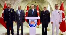   VALİ TOROS’TAN GÜVENLİK VE ASAYİŞ HİZMETLERİ AÇIKLAMASI...