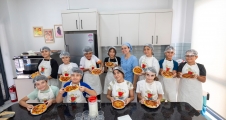  MERSİN BÜYÜKŞEHİR ÇOCUKLARI EĞLENDİREREK ÖĞRETİYOR...