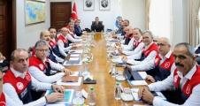   VALİ TOROS DEĞERLENDİRME TOPLANTISI’NDA...