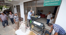  MERSİN BÜYÜKŞEHİR ÜRETİCİYE DESTEĞİ SÜRDÜRÜYOR...