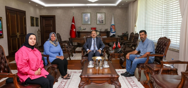 VALİ PEHLİVAN ŞEHİT AİLELERİNİ AĞIRLADI...