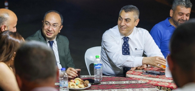  VALİ TOROS, ARPAÇSAKARLAR MAHALLESİ’NDE...