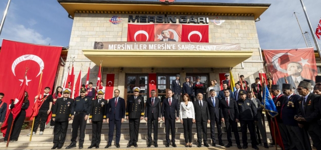 VALİ TOROS ATATÜRK’ÜN, MERSİN’E GELİŞİNİN 102. YIL DÖNÜMÜ TÖRENİNDE...