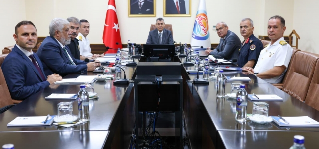  VALİ TOROS, GÜVENLİK VE ASAYİŞ DEĞERLENDİRME TOPLANTISI’NDA...