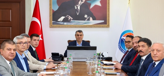 VALİ TOROS, ORGANİZE SANAYİ BÖLGESİ MÜTEŞEBBİS HEYET TOPLANTILARINDA...