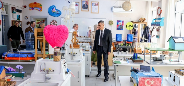 VALİ TOROS, ÖZEL ŞİŞECAM MESLEKİ VE TEKNİK ANADOLU LİSESİ,’Nİ ZİYARET ETTİ...