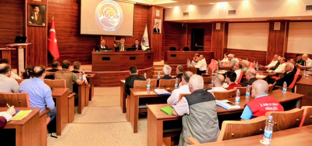 VALİ TOROS SOKAK HAYVANLARI DEĞERLENDİRME VE KOORDİNASYON TOPLANTISI’NDA...