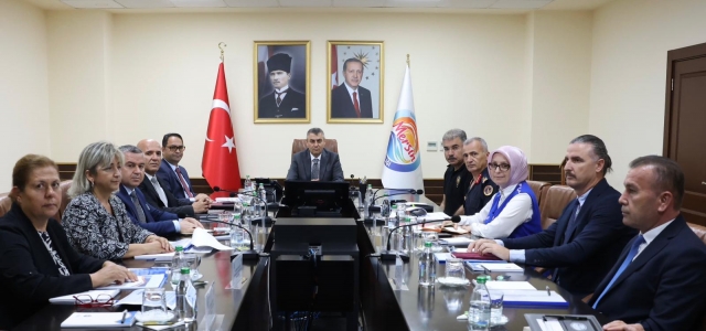 VALİ TOROS, YÜRÜTÜLEN PROJELER DEĞERLENDİRME TOPLANTISINDA...