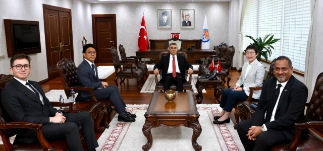  VALİ ’TOROS’A, SİNGAPUR BÜYÜKELÇİLİĞİ’DEN ZİYARET...