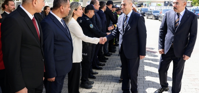 Vali Toros’tan İl Emniyet Müdürlüğü’ne bayram ziyareti...