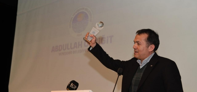 Yenişehir Belediye Başkanı Abdullah Özyiğit'e Ödül