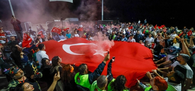 Yenişehir Belediyesi 23 Nisan coşkusunu kente yaydı ...