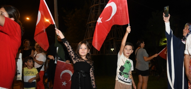 Yenişehir Belediyesi bayramın coşkusunu sokaklara taşıdı...