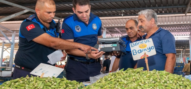   Yenişehir Belediyesi semt pazarlarında denetimlerini sürdürüyor...