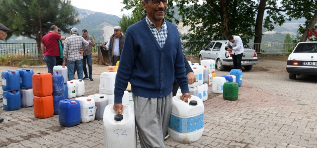 Yenişehir Belediyesi ürettiği organik solucan gübresini çiftçilere ulaştırıyor...